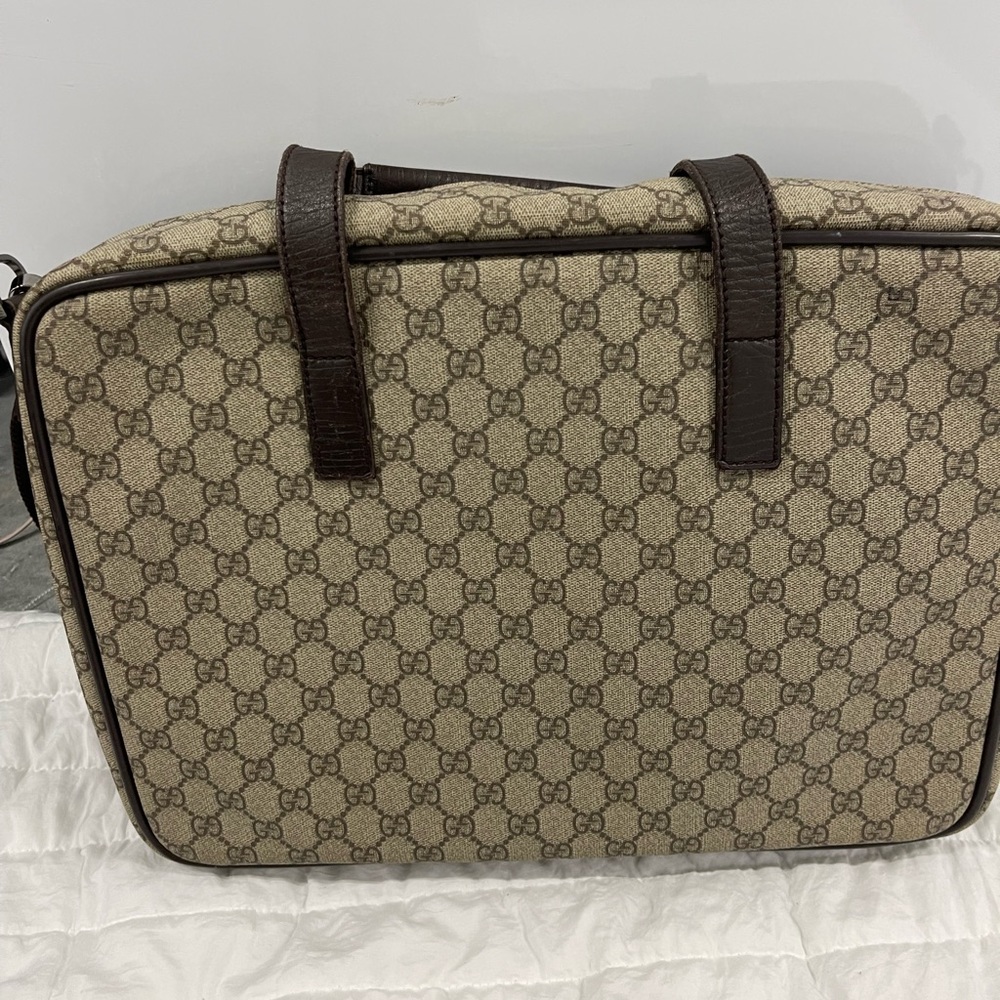 💯AUTHENTIC💯Gucci laptop case. - Picture 3 of 7